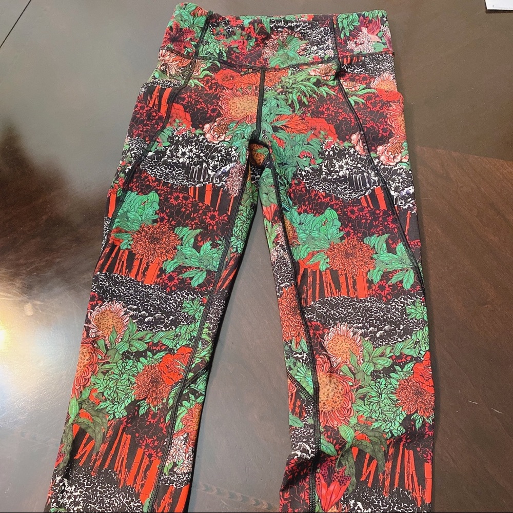 Lululemon Time To Sweat Crop *23"
Zen Garden Multi